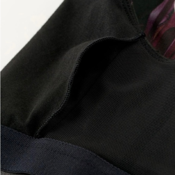 Lululemon Scoop Neck Tank Midnight Iris Black 6 euc racer back Lulu flattering - Picture 7 of 10